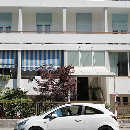 Corallo Πανσιόν 3*